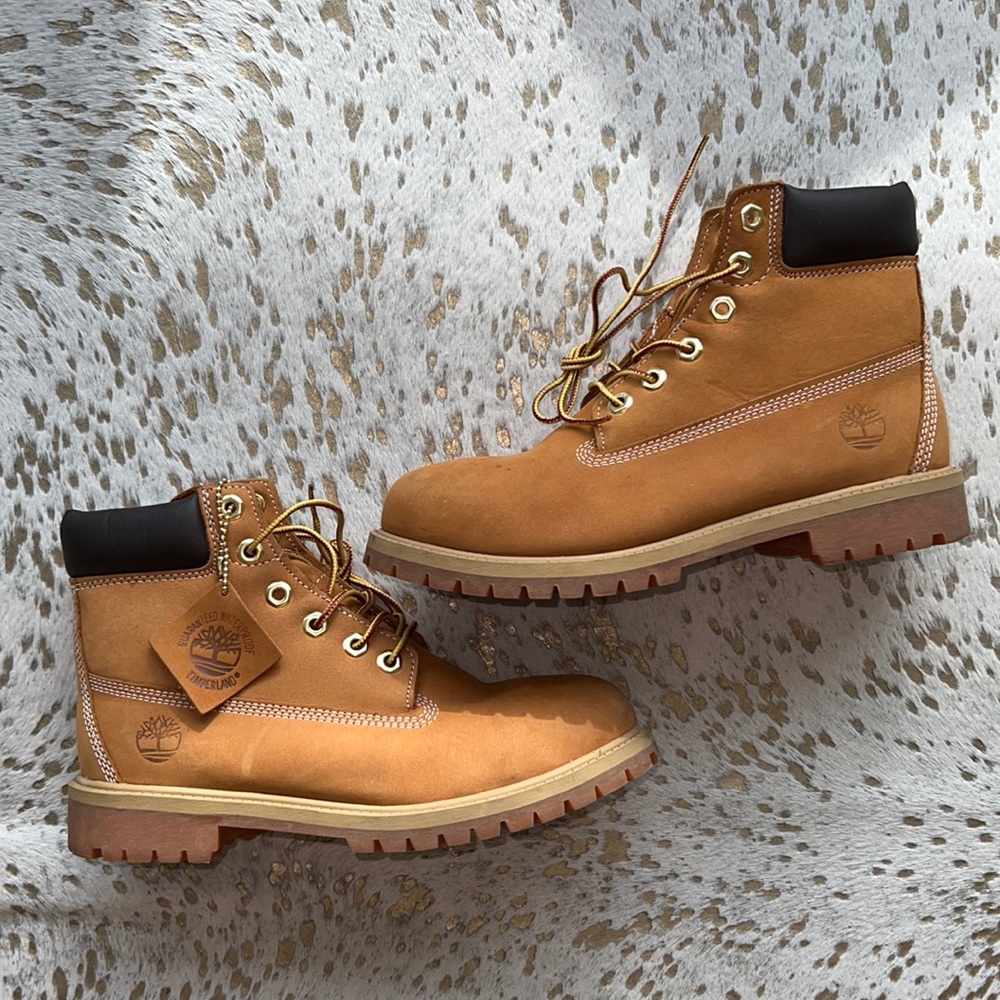 Wheat Timberlands Size 6.5 mens